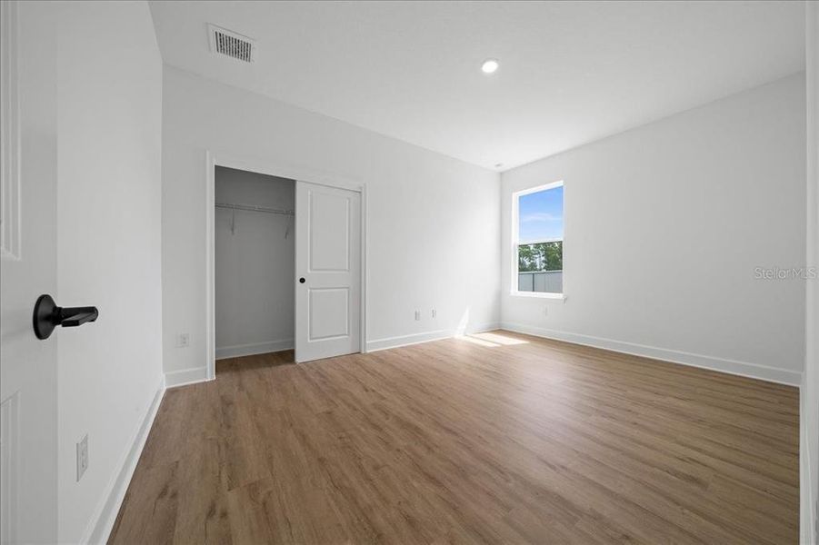 Spacious, unfurnished interior of a new home in , Spring Hill (Image 21).