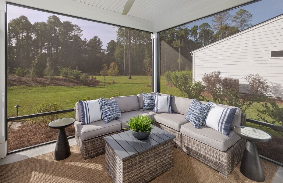 Enjoy the South Carolina sunshine while relaxing on your screened lanai Enjoy the South Carolina sunshine while relaxing on your screened lanai