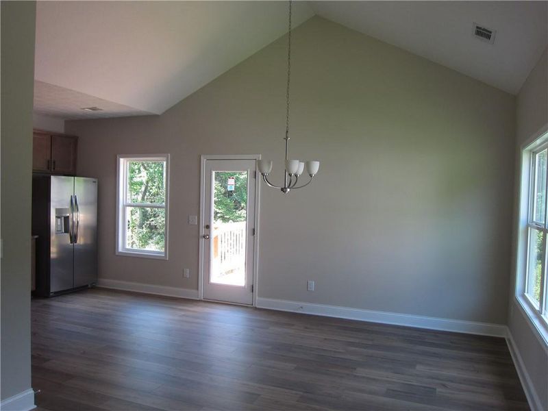 Spacious, unfurnished interior of a new home in , Dallas (Image 26).