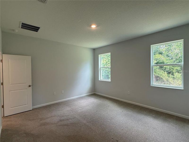 Spacious, unfurnished interior of a new home in Lakewood Park, Deland (Image 10).