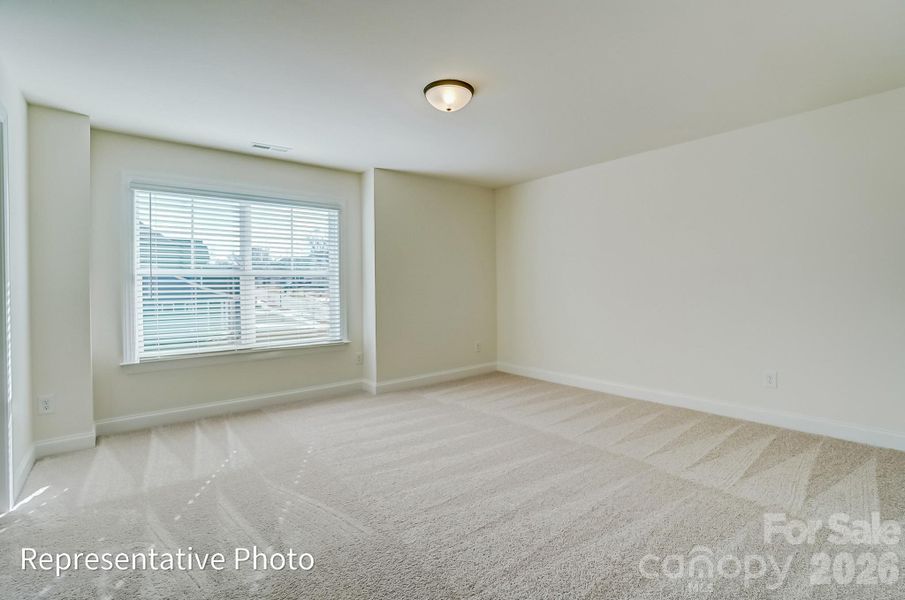 Spacious, unfurnished interior of a new home in Waterford Commons, Rock Hill (Image 16).