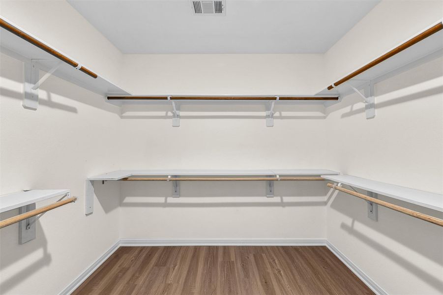 Spacious, unfurnished interior of a new home in , Livingston (Image 19).