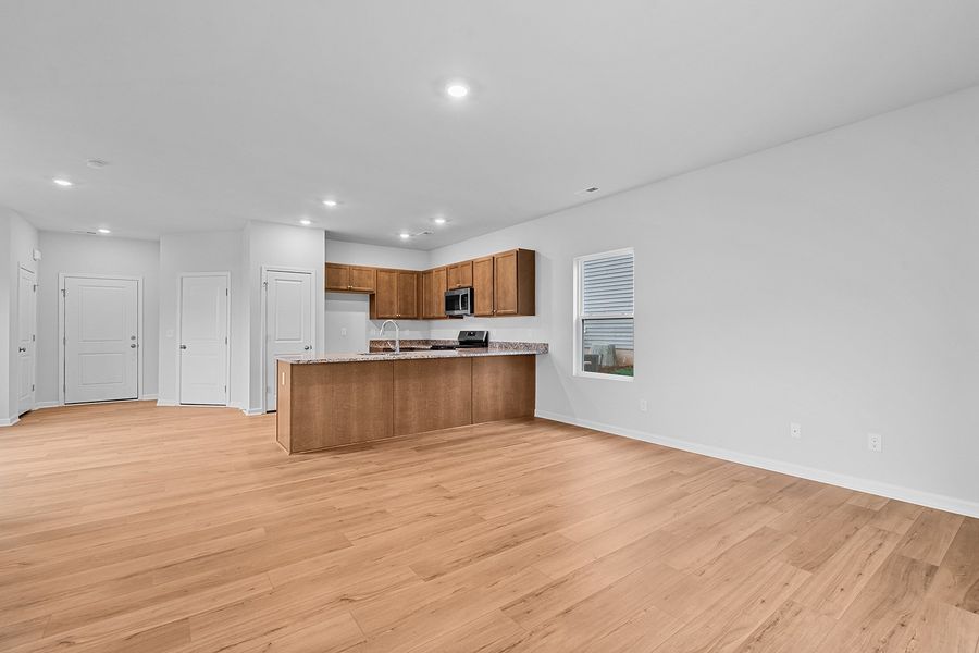 Spacious, unfurnished interior of a new home in Hanes Lake, Winston-Salem (Image 22).