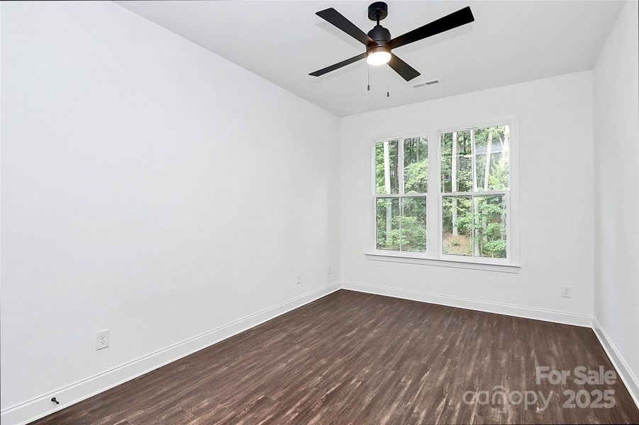 Spacious, unfurnished interior of a new home in Harbor Oaks, Denver (Image 19).