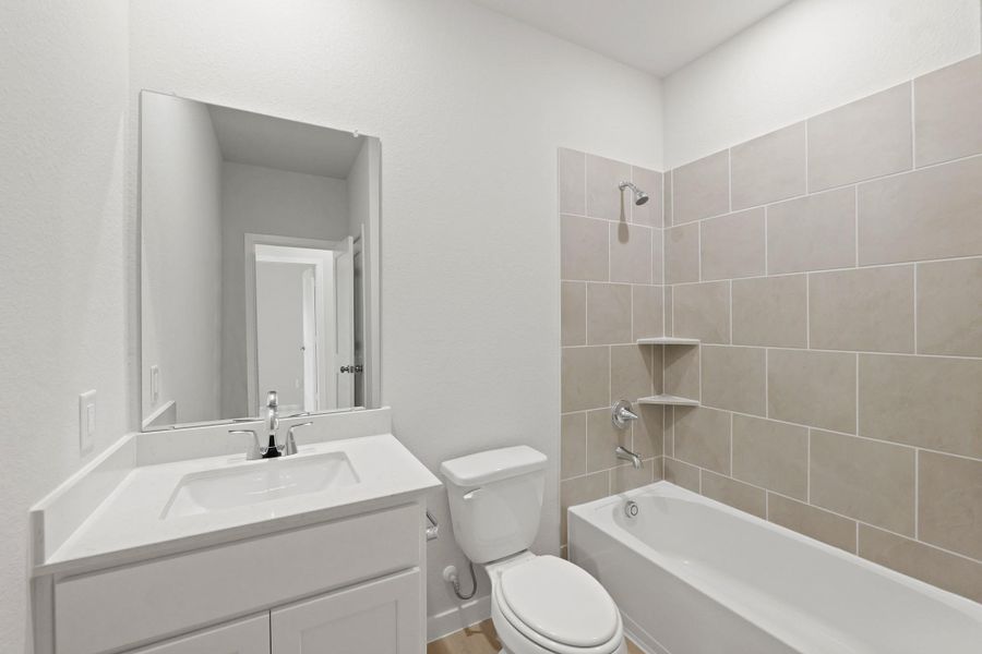 Furnished interior view inside a new home in River Ranch Trails, Dayton (Image 11).