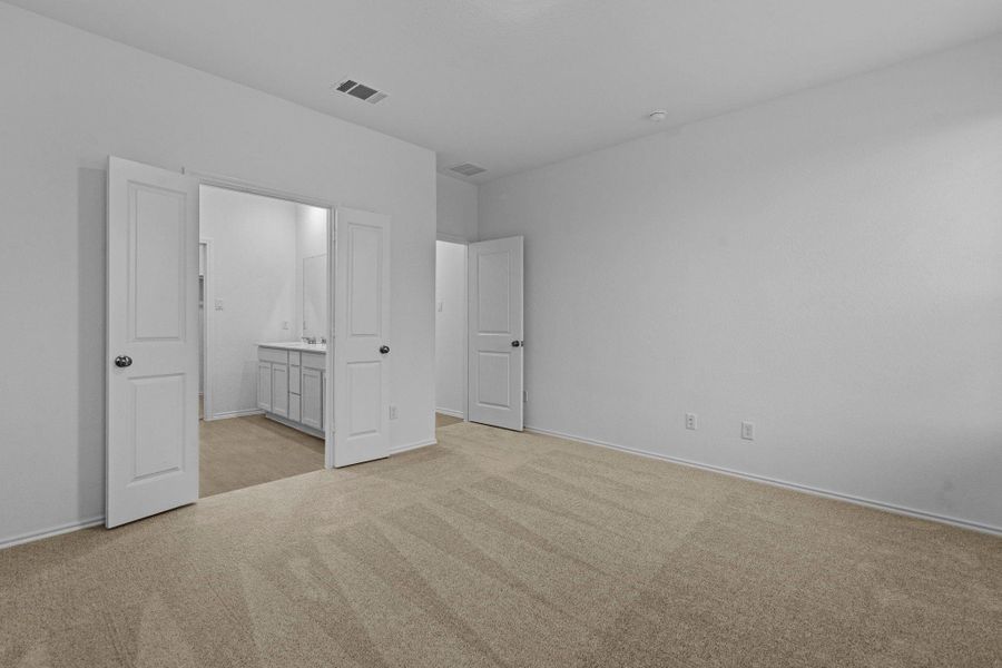 Spacious, unfurnished interior of a new home in Clayton Ranch, Copperas Cove (Image 21).