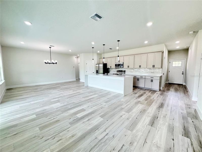 Spacious, unfurnished interior of a new home in , Palm Bay (Image 50).