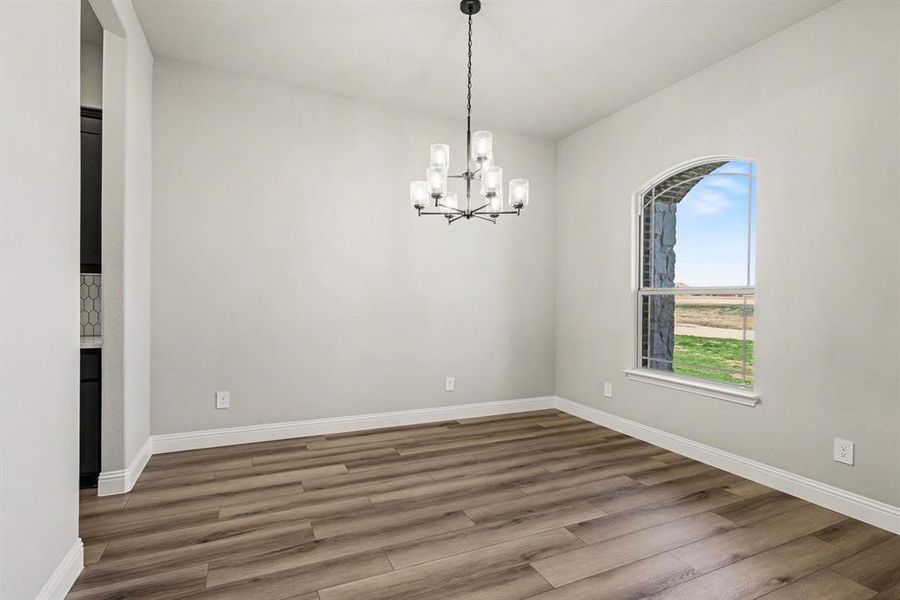 Spacious, unfurnished interior of a new home in Sagebrush Addition, Midlothian (Image 15).