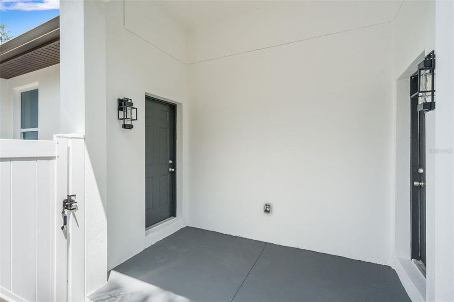 Exterior details and patio area of a home in , Tampa (Image 27).