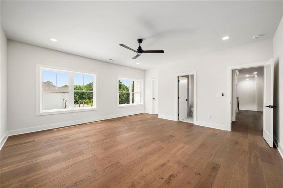 Spacious, unfurnished interior of a new home in , Atlanta (Image 40).