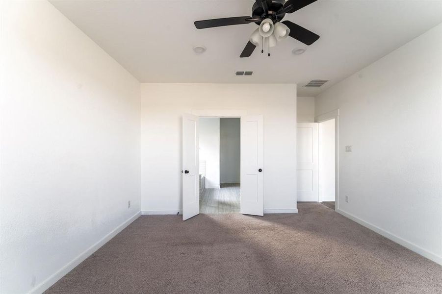 Spacious, unfurnished interior of a new home in Prairie Ridge at Goodland, Midlothian (Image 31).