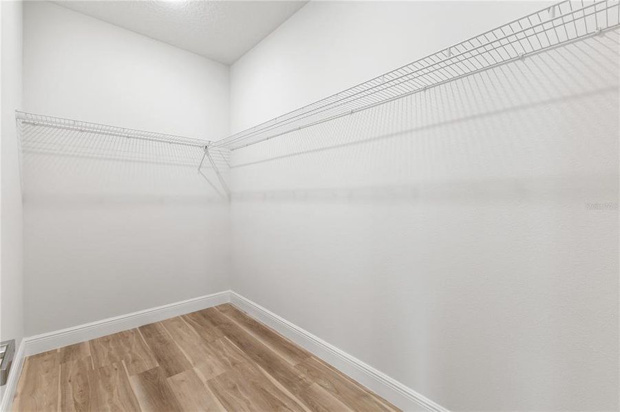 Spacious, unfurnished interior of a new home in , Ocala (Image 17).