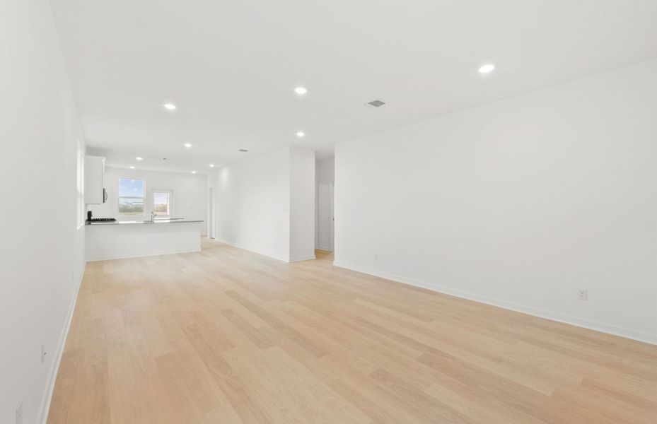 Spacious, unfurnished interior of a new home in Larson Crossing, Elgin (Image 20).