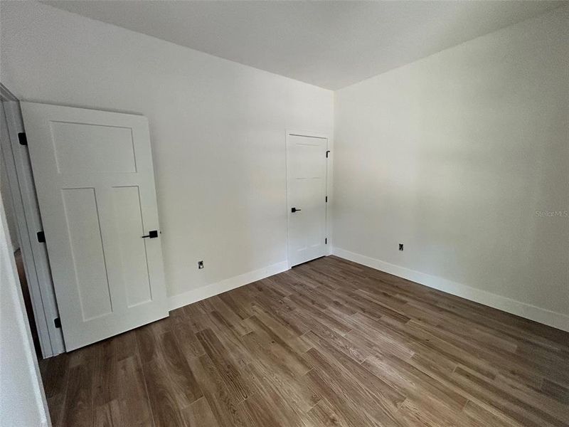Spacious, unfurnished interior of a new home in , Oviedo (Image 5).