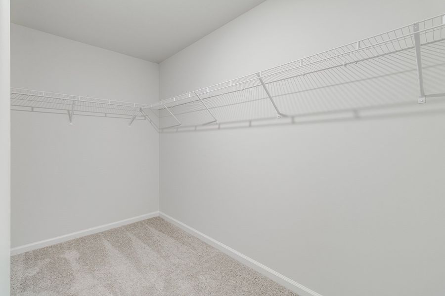 Spacious, unfurnished interior of a new home in Bluefield, Lexington (Image 23).