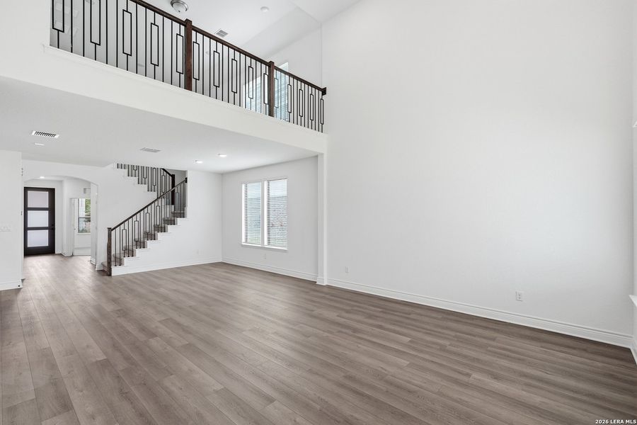 Spacious, unfurnished interior of a new home in Bison Ridge, San Antonio (Image 23). Spacious, unfurnished interior of a new home in Bison Ridge, San Antonio (Image 23).
