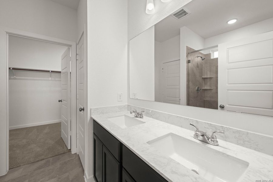 Furnished interior view inside a new home in Arroyo Ranch, Seguin (Image 5).
