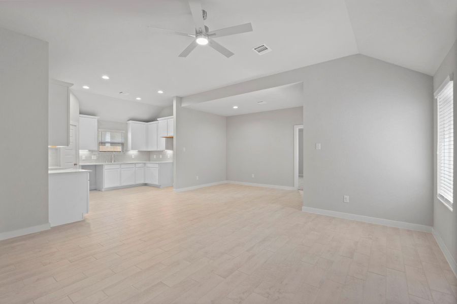 Spacious, unfurnished interior of a new home in Cypresswood Landing, Humble (Image 16).