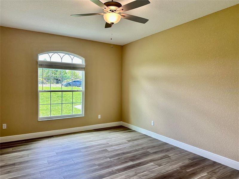 Spacious, unfurnished interior of a new home in , Weeki Wachee (Image 45).
