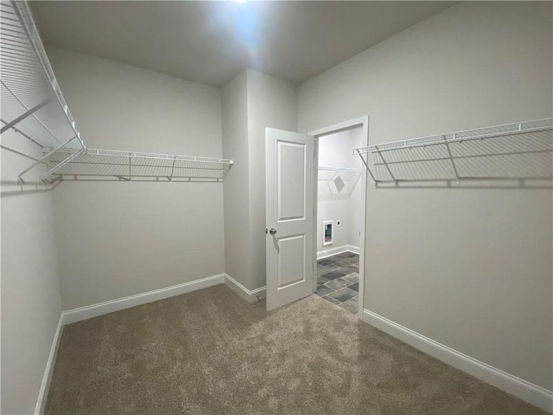 Spacious, unfurnished interior of a new home in , Jefferson (Image 36).