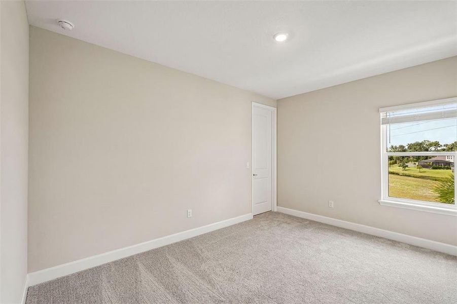 Spacious, unfurnished interior of a new home in Tiburon, Nokomis (Image 25).
