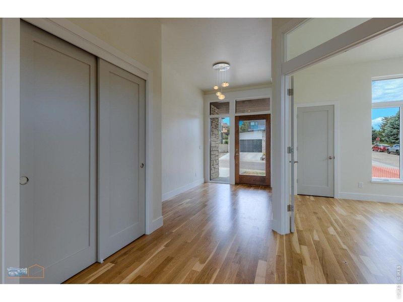Spacious, unfurnished interior of a new home in , Lafayette (Image 15).