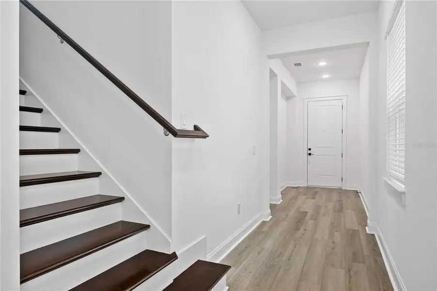 Spacious, unfurnished interior of a new home in Osprey Ranch, Winter Garden (Image 37).