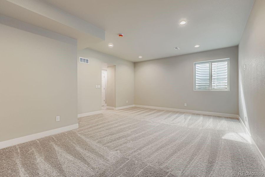 Spacious, unfurnished interior of a new home in , Commerce City (Image 22).