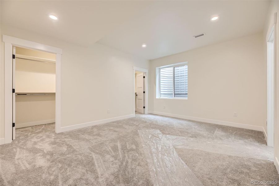 Spacious, unfurnished interior of a new home in , Denver (Image 25).