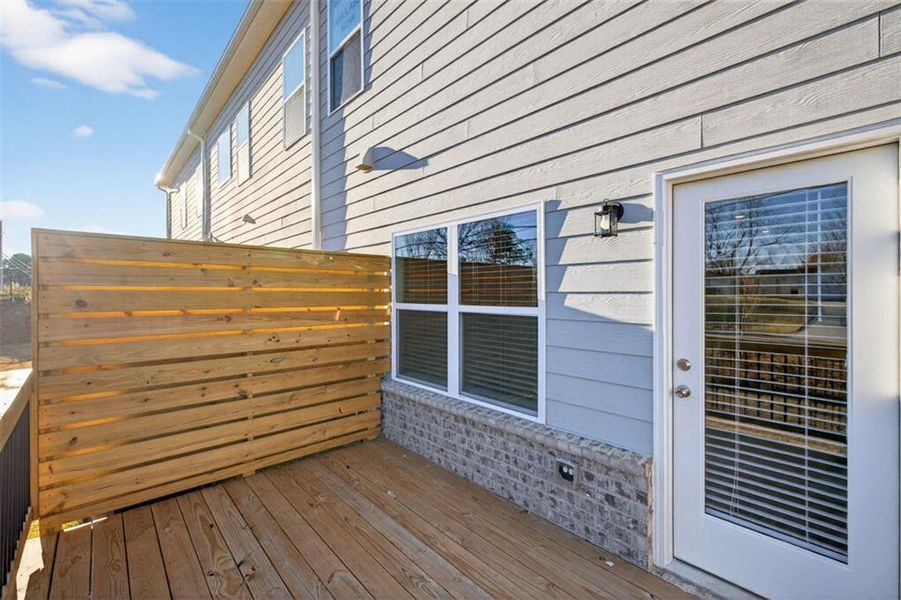 Exterior details and patio area of a home in Franklin Manor, Lawrenceville (Image 4).