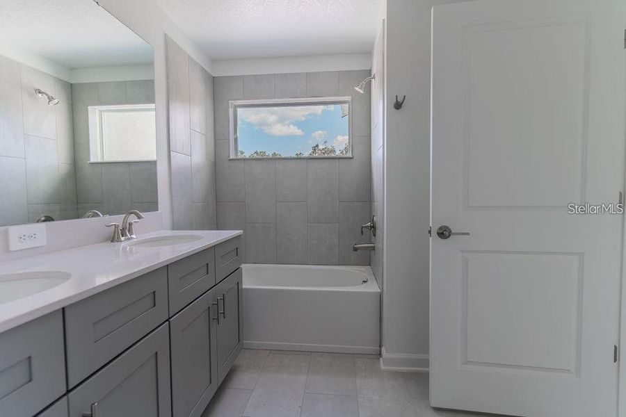 Spacious, unfurnished interior of a new home in , Kissimmee (Image 17).