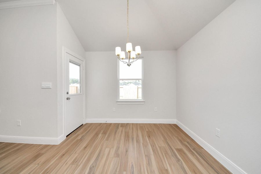 Spacious, unfurnished interior of a new home in Grand Oaks Reserve, Cleveland (Image 35).