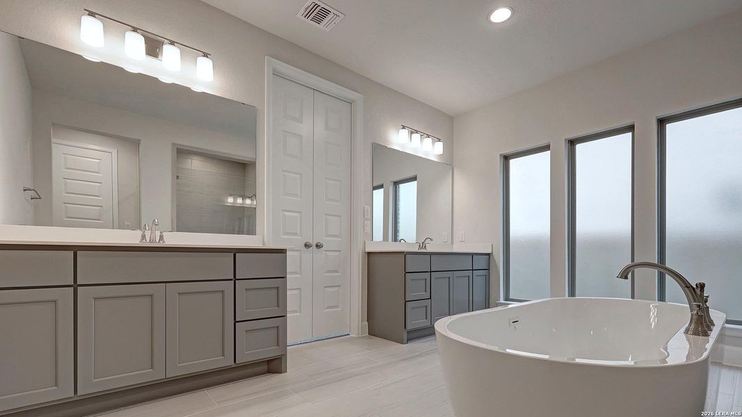Furnished interior view inside a new home in Haby Hill, San Antonio (Image 7).