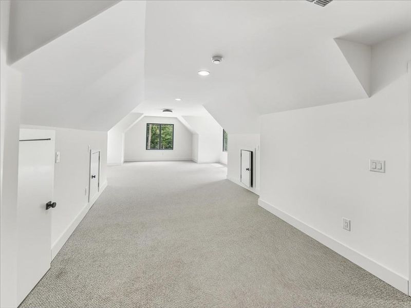 Spacious, unfurnished interior of a new home in , Lawrenceville (Image 47).