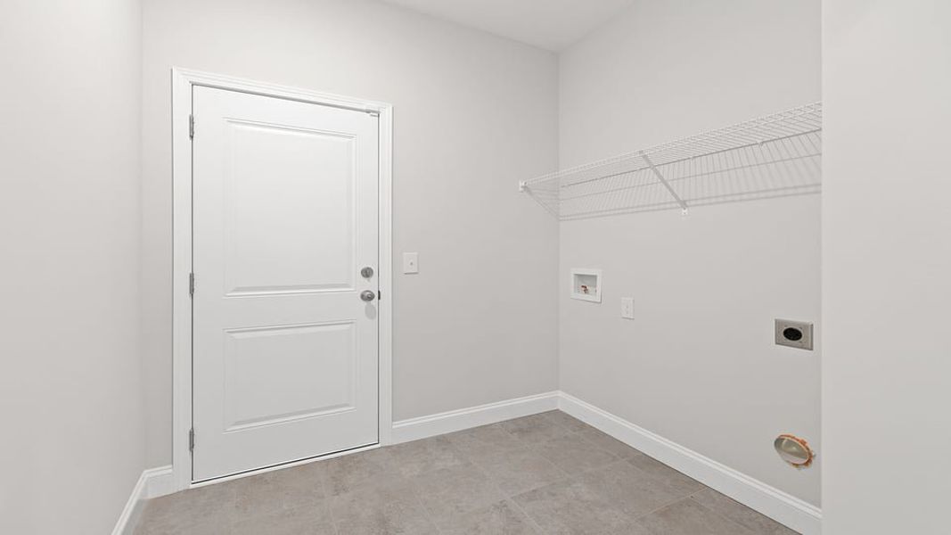 Spacious, unfurnished interior of a new home in Sunset Summits, Spartanburg (Image 29).