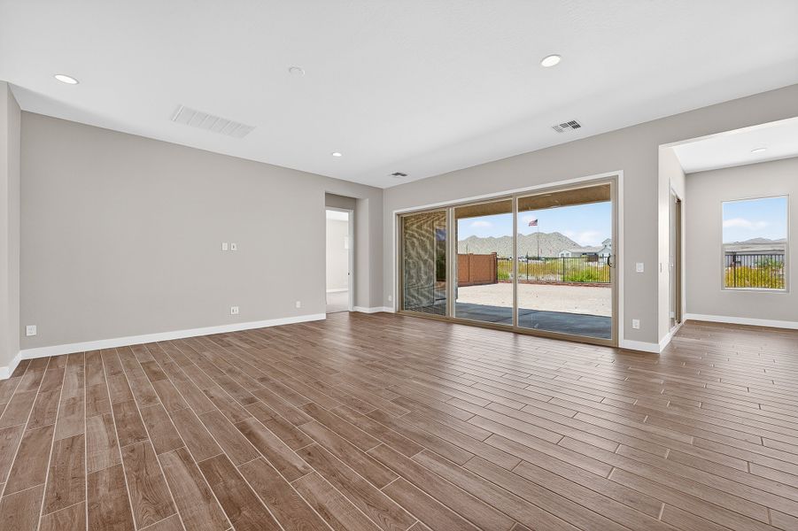 Spacious, unfurnished interior of a new home in Ladera Trails, Queen Creek (Image 16).