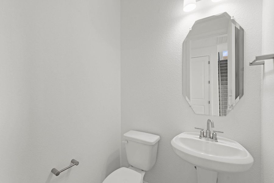 Note: Sample product photo. Actual exterior and interior selections may vary by homesite. Photo may be virtually staged