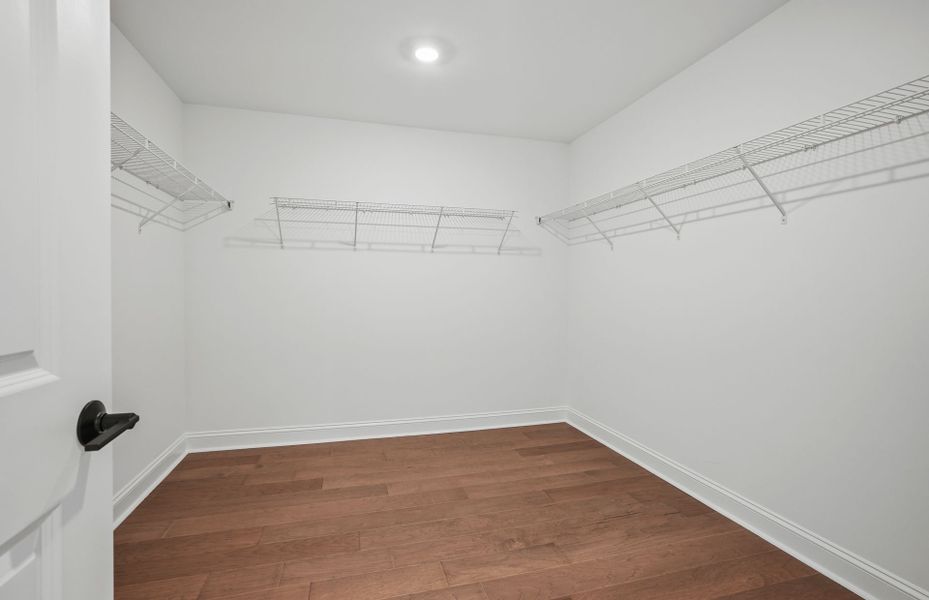 Spacious, unfurnished interior of a new home in Kinsdale, Lancaster (Image 18).