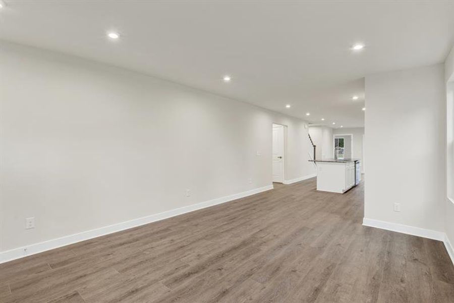 Spacious, unfurnished interior of a new home in Cobblestone at East Argent, Hardeeville (Image 9).