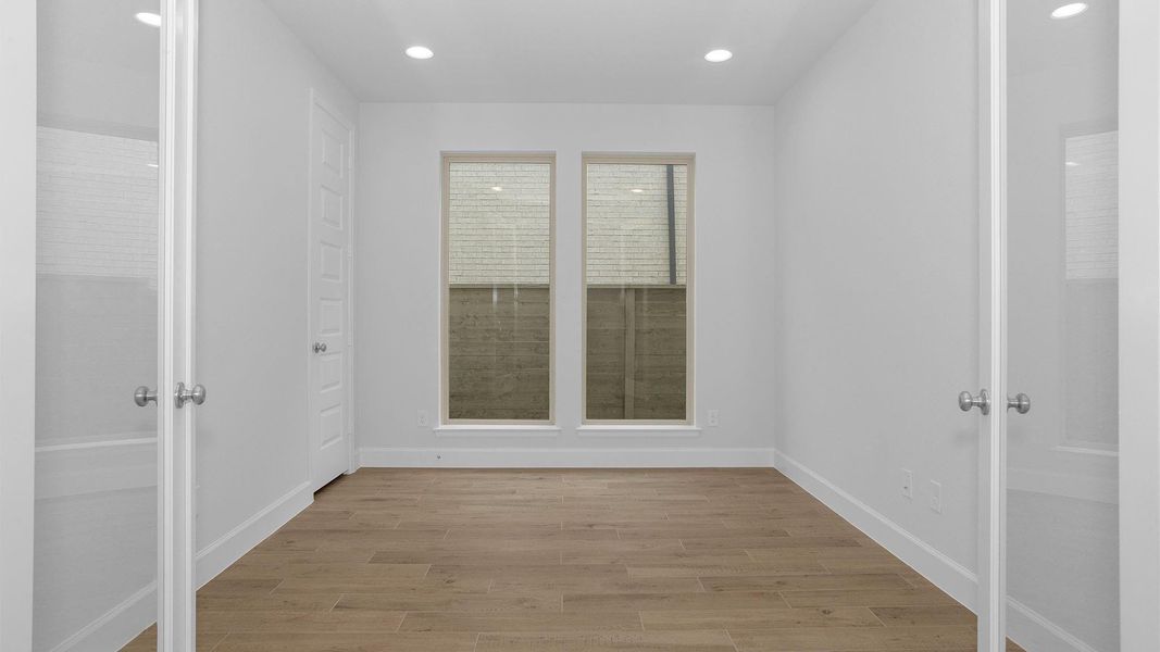 Spacious, unfurnished interior of a new home in Legacy, League City (Image 10).