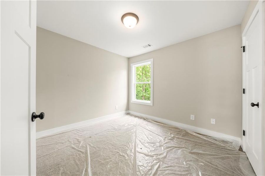 Spacious, unfurnished interior of a new home in Benson Estates, Dallas (Image 22).