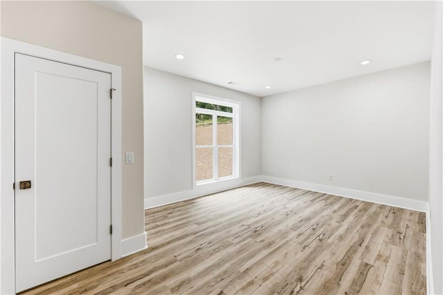 Spacious, unfurnished interior of a new home in , Clermont (Image 57). Spacious, unfurnished interior of a new home in , Clermont (Image 57).