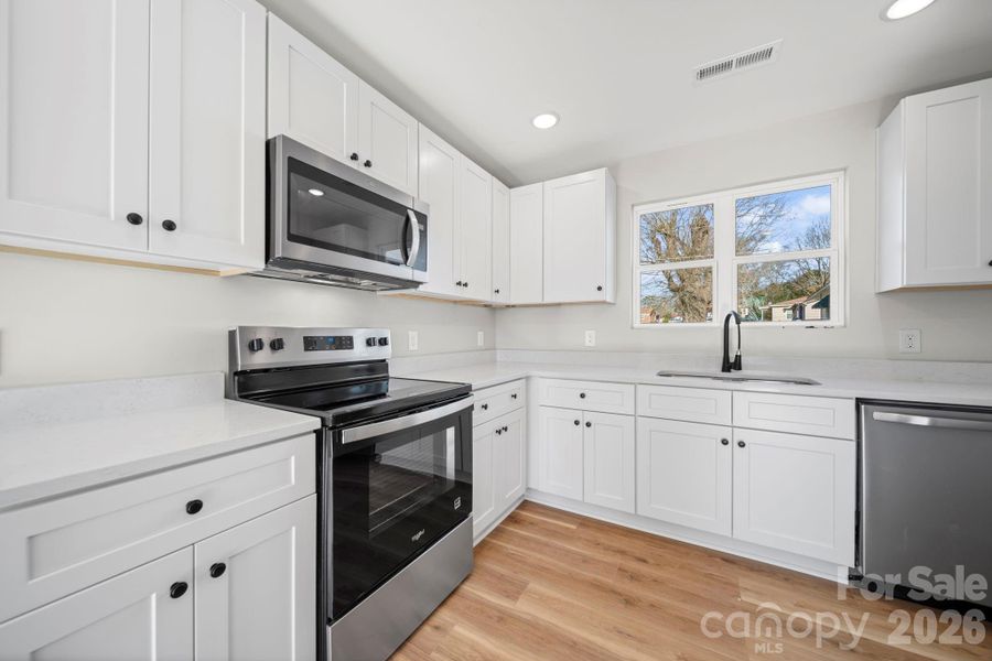 Furnished interior view inside a new home in , Kannapolis (Image 6).