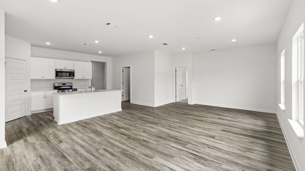 Representative unfurnished interior of a home built from the Walker by D.R. Horton in Ashton Park Phase III, Freeport (Image 21).