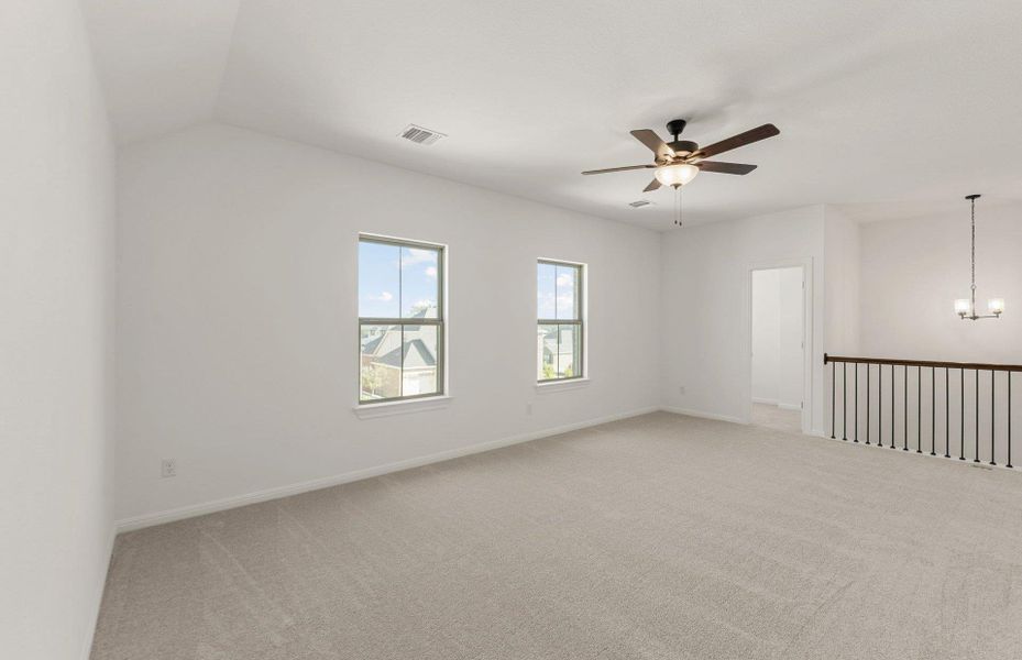 Spacious, unfurnished interior of a new home in Crescent Bluff, Georgetown (Image 19).