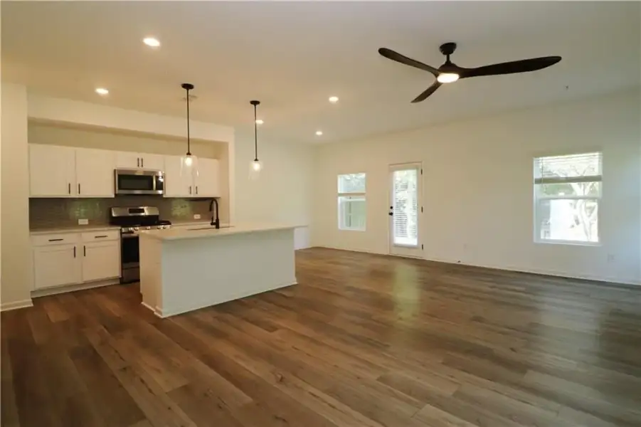 Spacious, unfurnished interior of a new home in , Douglasville (Image 17).