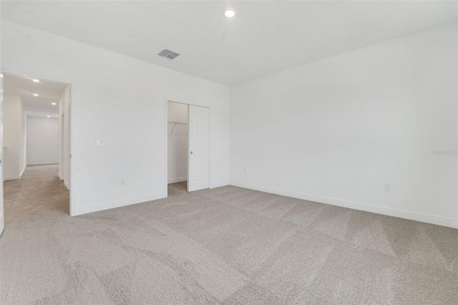 Spacious, unfurnished interior of a new home in Crossroads at Kelly Park, Apopka (Image 27). Spacious, unfurnished interior of a new home in Crossroads at Kelly Park, Apopka (Image 27).