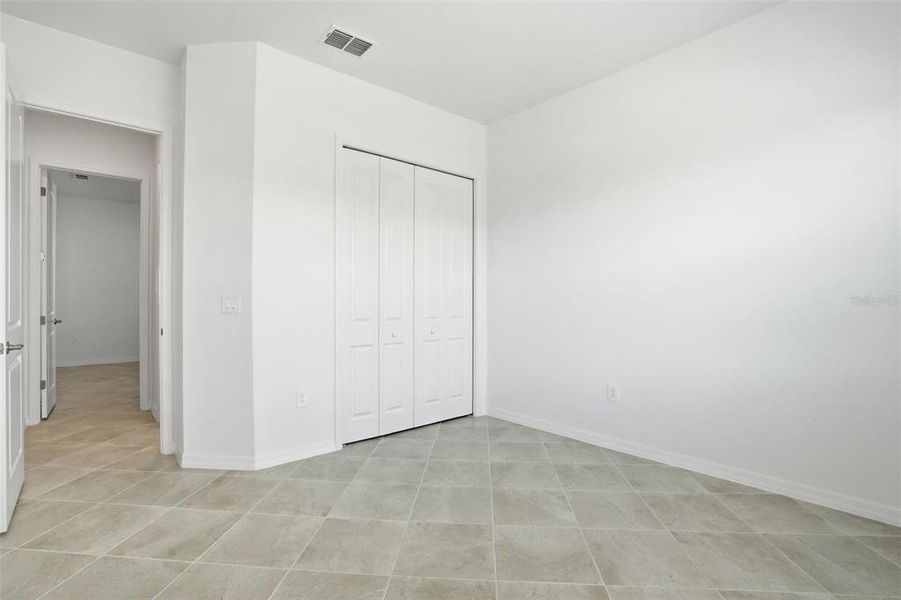 Spacious, unfurnished interior of a new home in Wellen Park Golf & Country Club, Venice (Image 23).