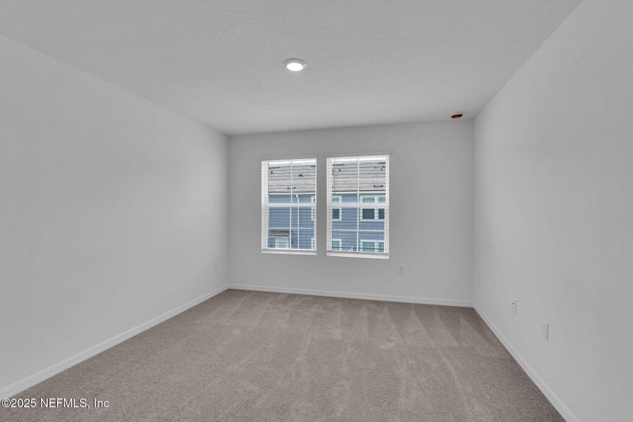 Spacious, unfurnished interior of a new home in Normandy Pines, Jacksonville (Image 15).