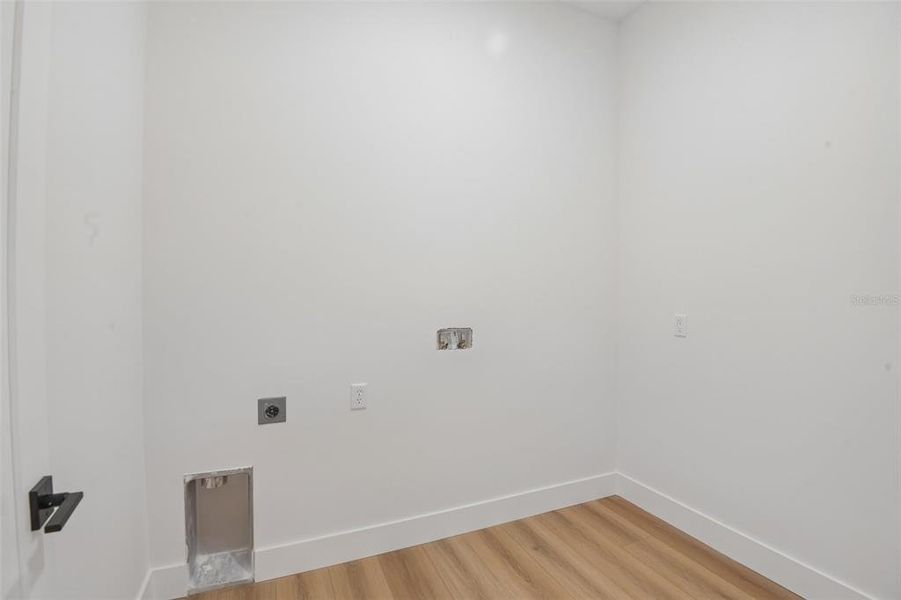 Spacious, unfurnished interior of a new home in , Tarpon Springs (Image 47). Spacious, unfurnished interior of a new home in , Tarpon Springs (Image 47).
